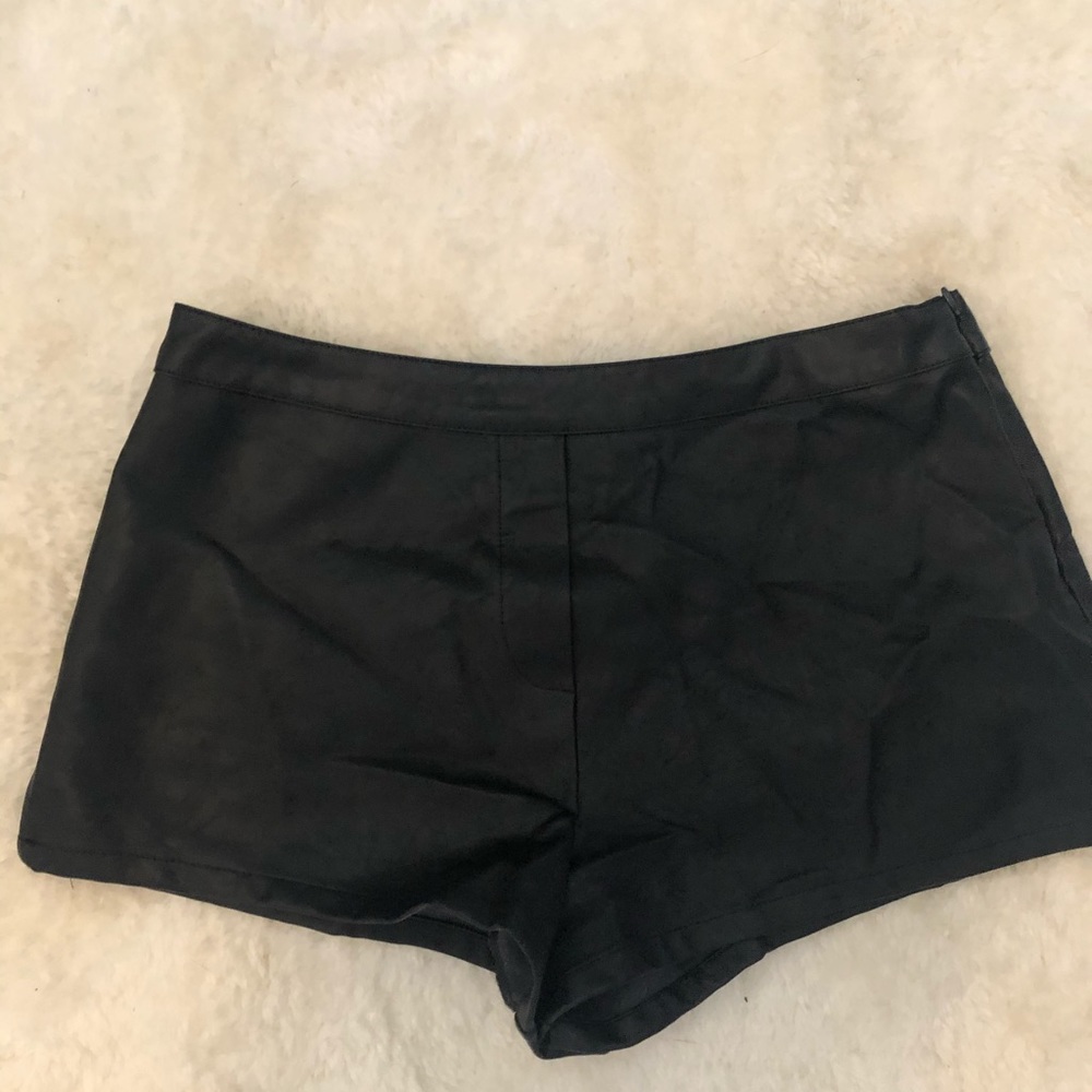 Leather shorts - Picture 4 of 6